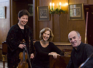 This is a small picture of Trio Goya